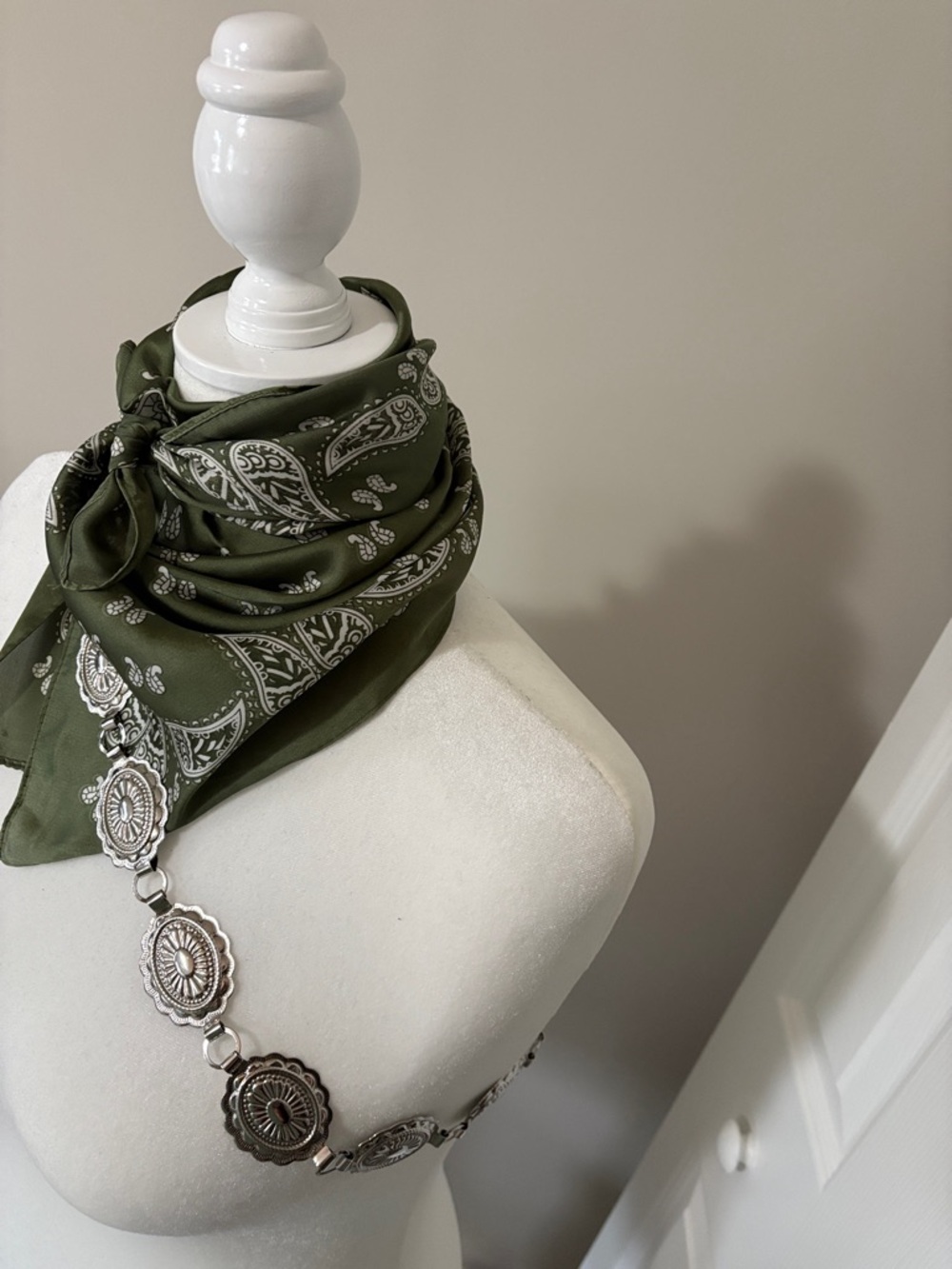 Western style silver conch belt. - Picture 4 of 4